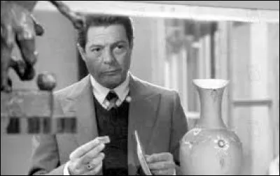 Quelle actrice accompagne Marcello Mastroianni dans le long-métrage d'Ettore Scola "Une journée particulière" ?