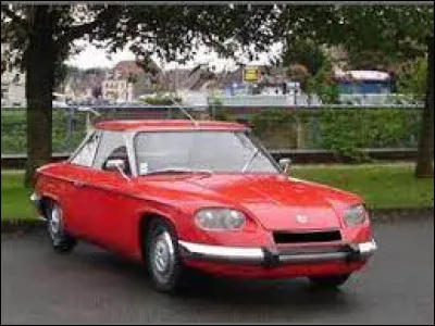 Quelle est la marque de cette voiture qui a "24" pour nom ?