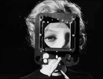 Elle fait sa première apparition à l'écran en 1955 dans un film d'Eduardo Anton, "Ridere, Ridere, Ridere" et obtient :