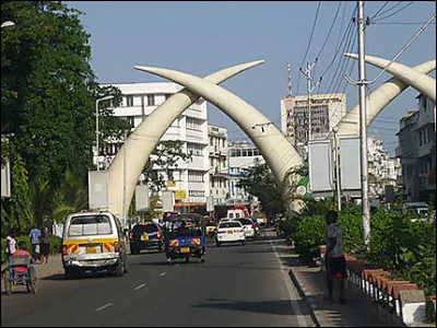 Quelle est l'intruse parmi ces villes ?