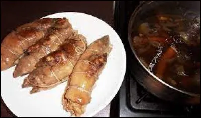 Les pieds de cochon Sainte-Menehould sont des pieds cuits pendant des heures dans un court-bouillon aromatisé avant d'être grillés. Il s'agit d'une recette de...