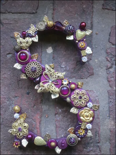 Sou : on va finir en BD ! Quelle vilaine sorcière a pour idée fixe de s'approprier le sou fétiche de Picsou, qu'il a gagné étant petit, en cirant des chaussures ?