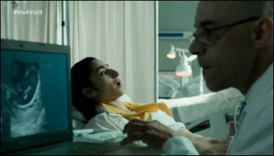 Vis a vis : Que fait Saray quand elle apprend que Sandoval l'a violée et mise enceinte quand elle était inconsciente ?