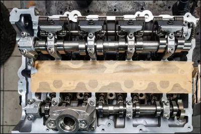 Commune de 950 habitants, située dans le nord du département des Pyrénées-Atlantiques, près de Peyrehorade :