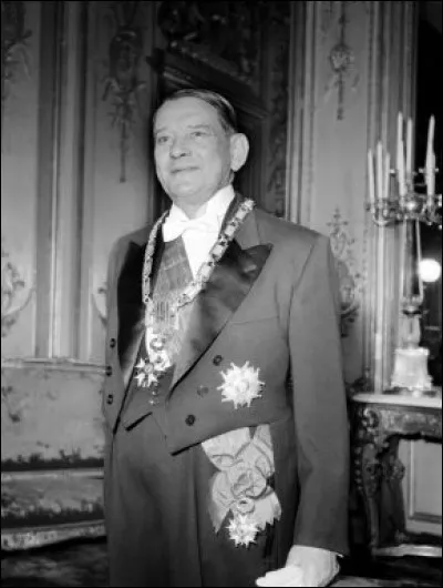 Cette commune de 350 habitants, située dans le département de la Sarthe, près de Mamers, a également pour nom un prénom masculin :