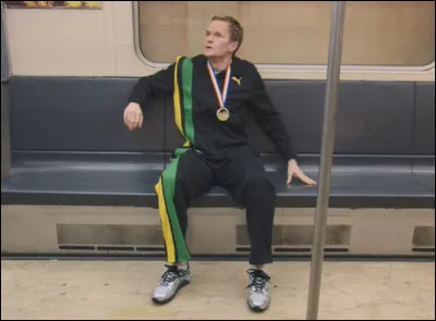 Lors de cette saison, Barney se lance un grand défi sportif. Lequel ?