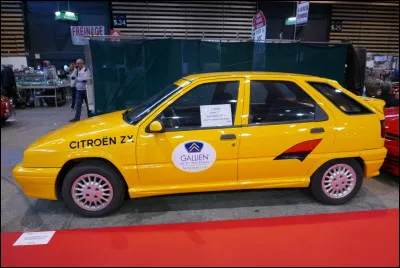 Quel est le moteur retenu pour cette série limitée "rallye-raid" ?