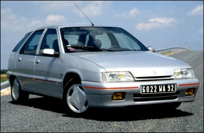 De quelle voiture provient le moteur des premières ZX Volcane ?