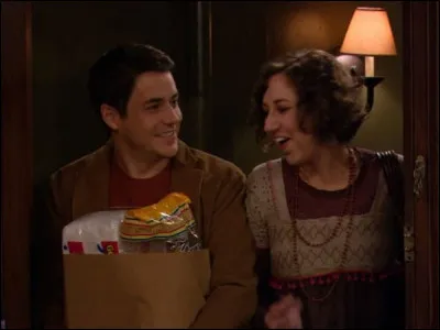 À quoi adore jouer Lily et Marshall avec leur nouveau voisin avant que cela ne les rendent dingues ?