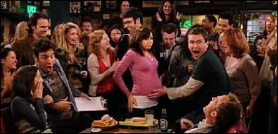 Dans l'épisode du CV, dans quel domaine excelle Lily ?