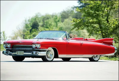 Quel est ce cabriolet extravagant de 1959 aux dimensions hors normes, une production Cadillac ?