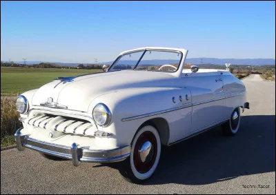 Quel est ce cabriolet élégant produit par Ford France en1952 ?