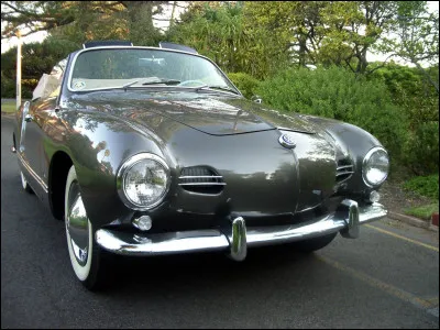 Quel est ce cabriolet Volkswagen, voiture 2+2 places stylée de 1958 ?