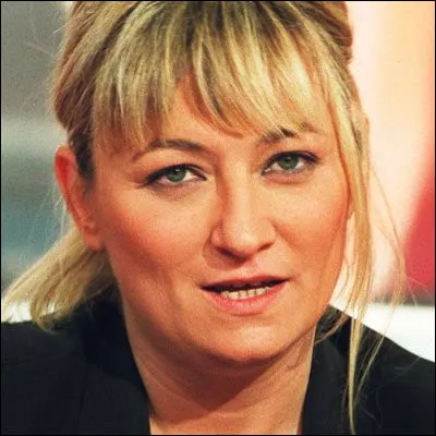 Quel animateur t&eacute;l&eacute; s�est fait conna&icirc;tre comme chroniqueur d�une &eacute;mission de Christine Bravo ?