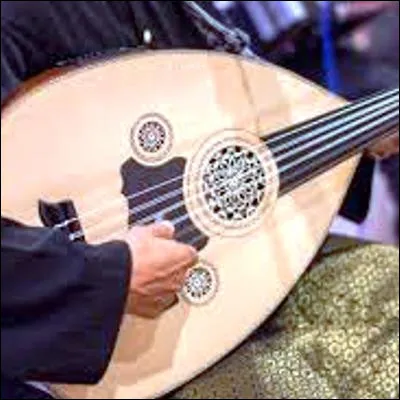 Quelle chanteuse, surnomm&eacute;e "L�Astre d�Orient", a cr&eacute;&eacute; la chanson "Inta Omri" en 1964 ?