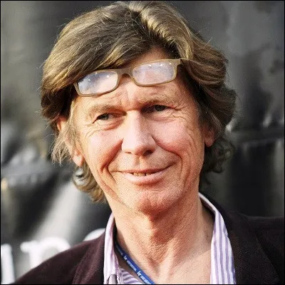 Dans un film d�&Eacute;tienne Chatilliez, comment s�appelle le jeune homme que ses parents tentent de faire partir de chez eux ?