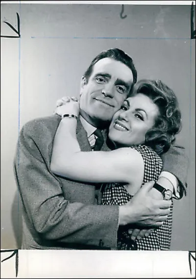 Quand on est deux ! Quel acteur jouait avec Odette Laure dans cette très ancienne série télévisée ?