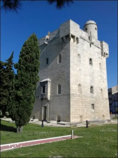 Port-Saint-Louis-du-Rhône : dans quel département est située cette ville ?