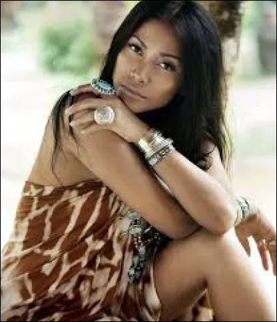 De quel pays est originaire la chanteuse Anggun ?