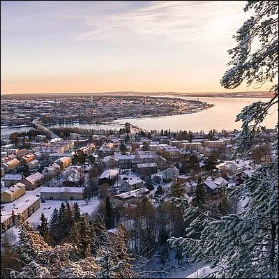 Cette autre ville, elle aussi située dans un pays qui n'a pas organisé les jeux d'hiver, a été trois fois candidate malheureuse pour 1992, 1994 et 2002, c'est ...