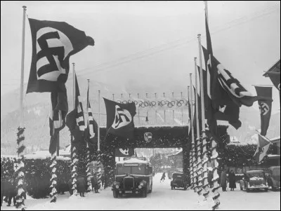 Quelle est la particularité des jeux d'hiver de 1936 ?