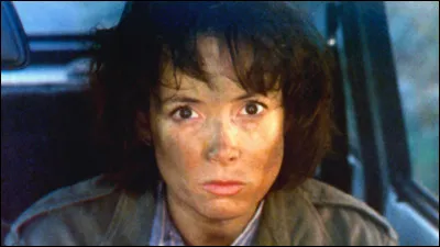 Dans quel film Sabine Azéma échappe-t-elle au mystérieux incendie d'un village ?