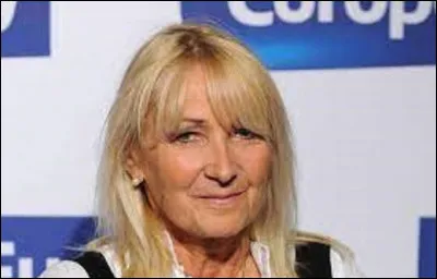 Animatrice radiophonique et de télévision : 
Née Julie Chantal Séloron, Julie Leclerc, dite Julie, voit le jour à Saint-Étienne le 11 juillet 1949. En 1988, elle lance avec Pierre Dhostel l'émission de télé-achat M6 Boutique sur M6 jusqu'en 1994. Mais elle reste surtout l'une des voix emblématiques d'une station de radio de 1972 à 2021, laquelle ?