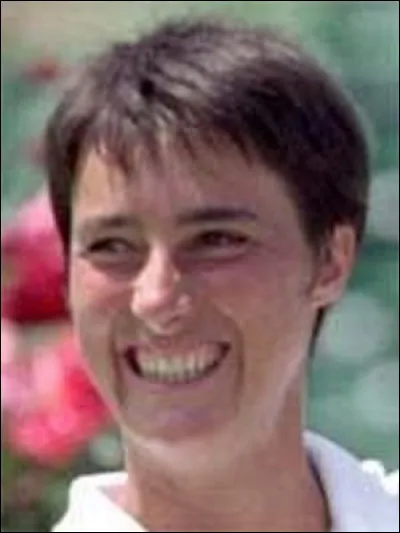 Sport : 
Tenniswoman, Julie Halard née le 10 septembre 1970 à Versailles. Numéro 7 mondiale en simple (sa meilleure place) sur le circuit WTA en 2000, elle fut également numéro 1 mondiale en double dames la même année. Elle remporta durant sa carrière 12 titres en simple, et 15 titres en double. Quel tournoi du Grand Chelem remporta-t-elle en double en 2000 avec la japonaise Ai Sugiyama ?