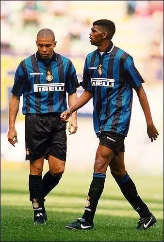 Qui est le joueur africain (1996 - 1999) ?