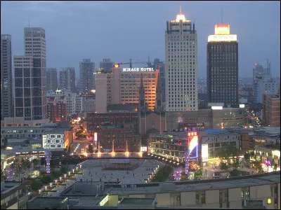 Quelle est l'intruse parmi ces villes ?