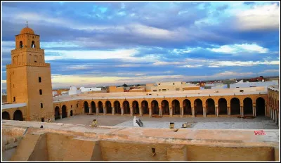 Quelle est l'intruse parmi ces villes ?