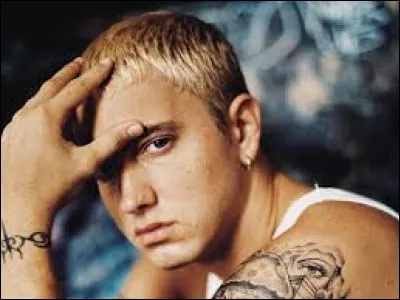 Lequel de ces singles est son plus grand succès ?