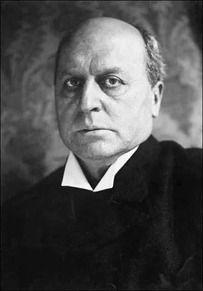 J. Quel était le prénom de James ?