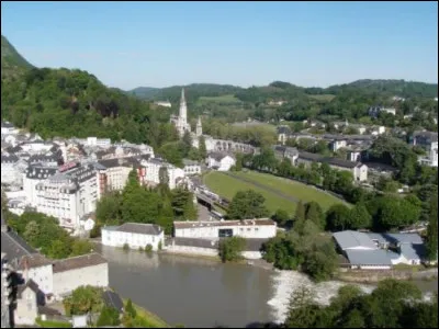 Dans quel pays Lourdes n'est pas une ville existante ?