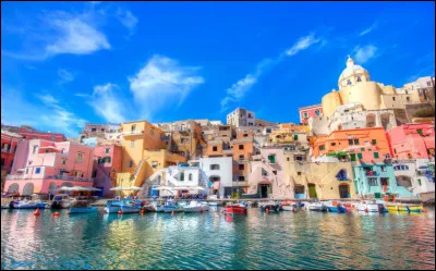 Dans quel pays Naples n'est pas une ville existante ?