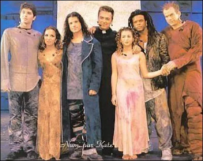 Répondez à cette question : 
2000  : 
"Belle", Notre-Dame de Paris
"J'ai posé mes yeux...".