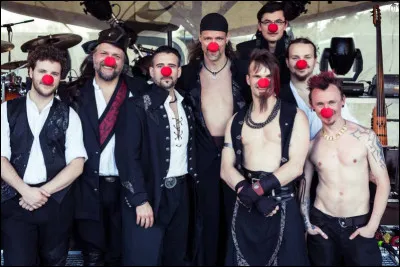 Complétez : 
"Tanz für mich, tanz für... !"