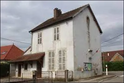 Nous restons en Bourgogne-Franche-Comt&eacute;, avec cette visite de Francheville. Petit village de 59 habitants, dans l'arrondissement de Lons-le-Saunier, il se situe dans le d&eacute;partement ...