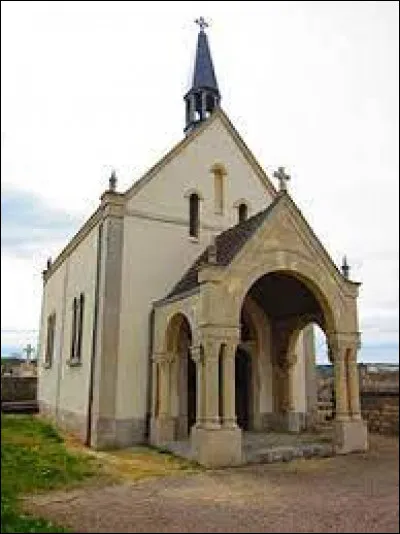 Nous sommes &agrave; Maizey, devant la chapelle Saint-Nicolas. Village du Grand-Est, dans l'aire d'attraction Sammielloise, il se situe dans le d&eacute;partement ...