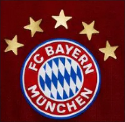 Le Bayern Munich a remporté la Bundesliga pour la 9e fois consécutive. Ils ont même le droit d'arborer une 5e étoile sur leur blason. Pourquoi ?