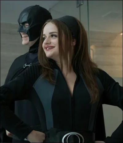 En quoi se déguisent Ella et son meilleur ami pour leur anniversaire ?