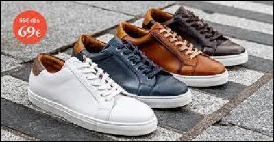 On marche avec des...