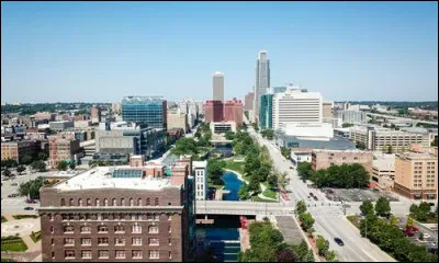 Quelle est l'intruse parmi ces villes ?