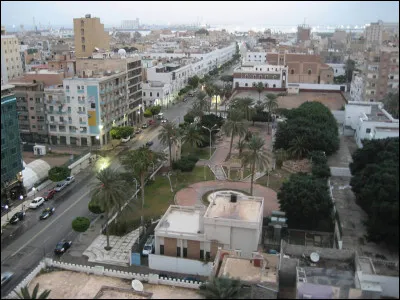 Quelle est l'intruse parmi ces villes ?