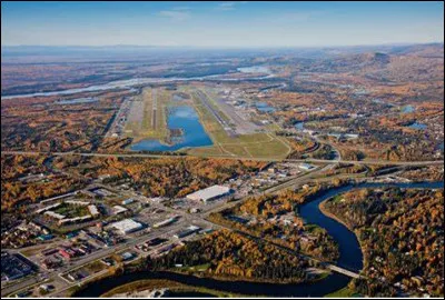 Quelle est cette ville d'Alaska, connue pour sa mine d'or à ciel ouvert Fort Knox ?
