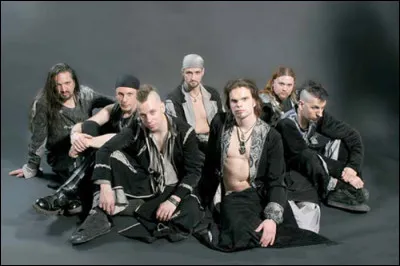 Complétez : 
"Bald zahlt sie selbst elf Stücke..."