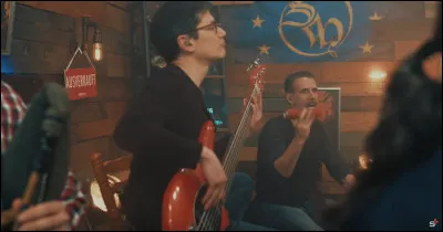 Complétez : 
"Und warf sie zu den..."