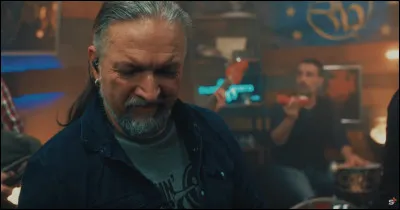 Complétez : 
"Aus uns'ren abgewürgten Hälsen..."