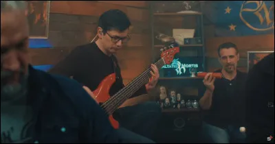 Complétez : 
"Weshalb soll uns der schwarze Teufel... ?"