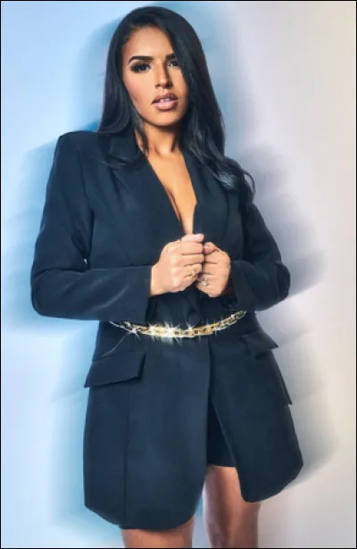 Quel âge a-t-elle en février 2022 ?